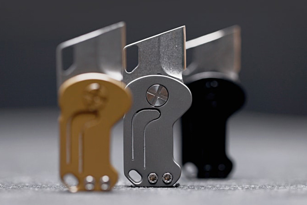 A pequena faca de transporte pequeno embala materiais premium em um pacote menor que o seu polegar