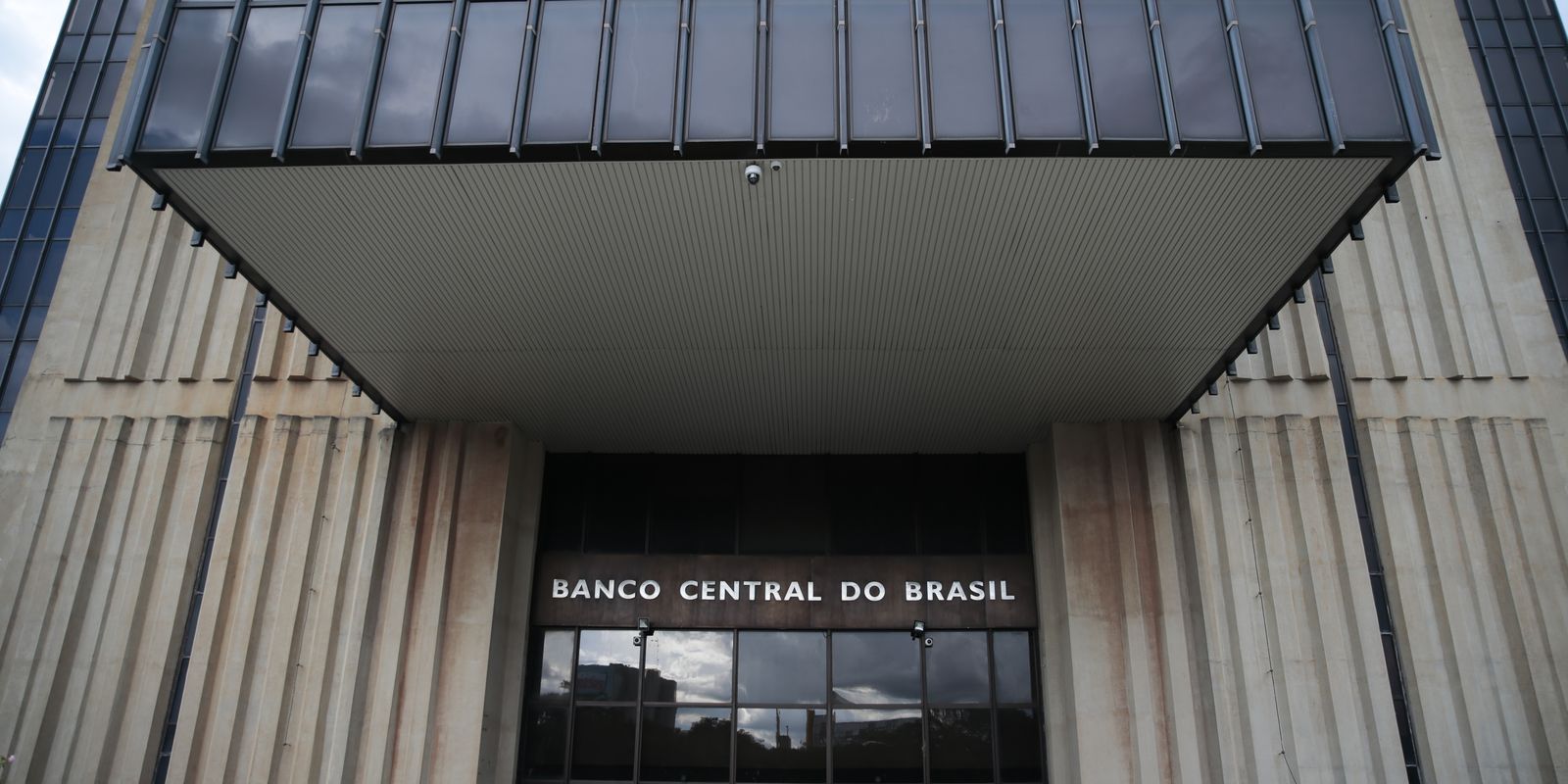 Mercado financeiro eleva projeção do PIB para 2,25% em 2025