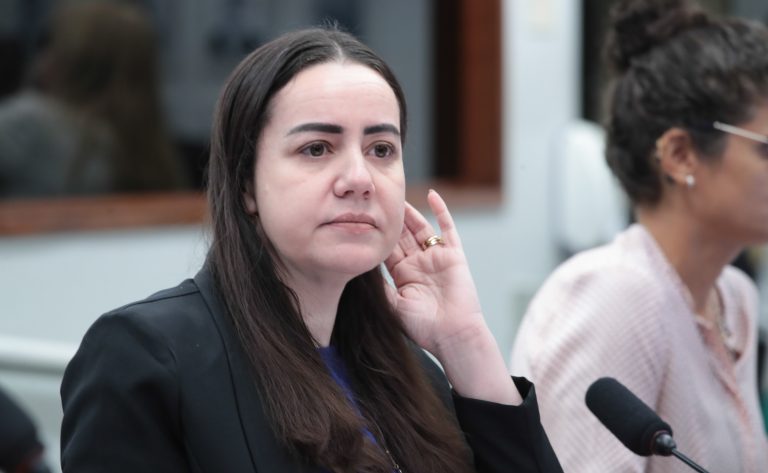 Comissão aprova projeto para incentivar inclusão de mulheres na ciência – Notícias