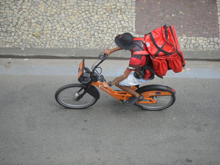 Comissão pode votar nesta quarta relatório sobre regulamentação do trabalho por aplicativo – Notícias