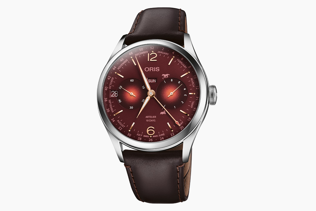 Oris transforma o ano do cavalo num relógio de escritório de edição limitada cheio de complicações