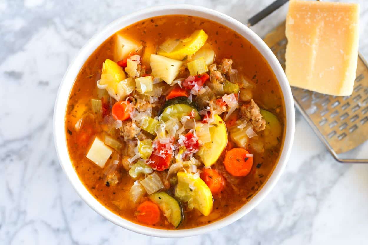 Receita de Sopa Minestrone com Salsicha