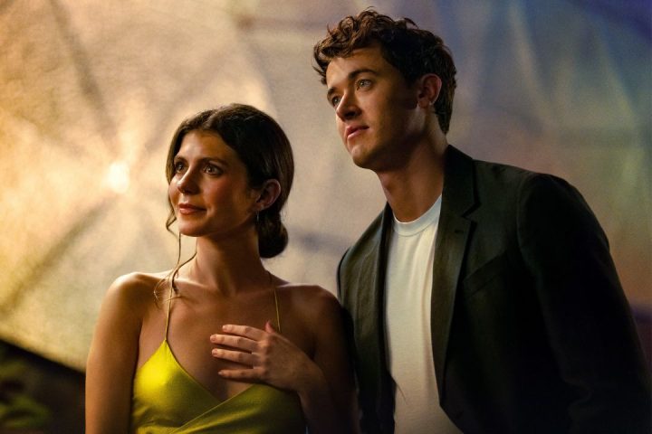 A escritora de ‘Pessoas que conhecemos nas férias’ revela a única cena que ela gostaria que chegasse à versão final