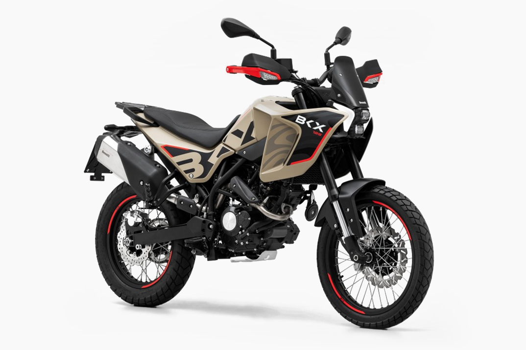 O 2026 BKX 125 da Benelli traz o design italiano de bicicletas de aventura para o mercado básico
