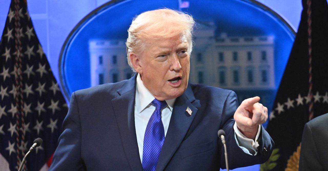 Trump impõe novas tarifas para contornar decisão da Suprema Corte