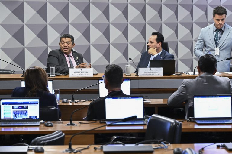 Cadastro no seguro para pescadores recebe críticas de deputados – Notícias