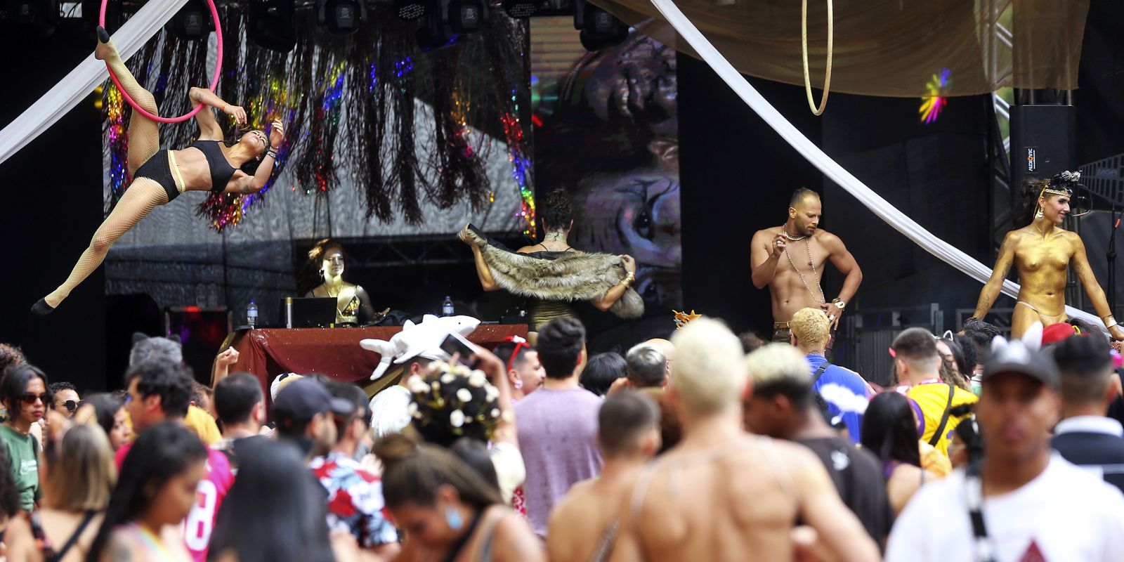 PM orienta foliões sobre segurança e prevenção de crimes