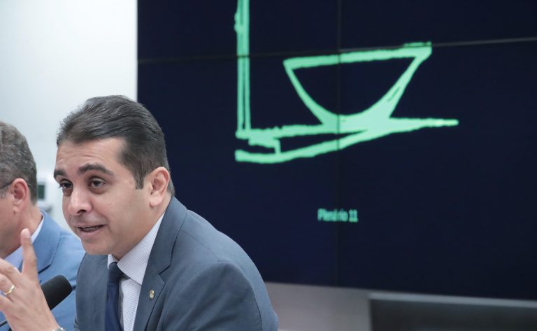 Conselho de Ética arquiva denúncia do partido Novo contra Lindbergh Farias – Notícias