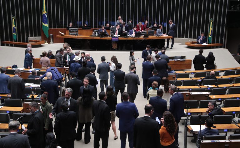 Câmara aprova regime de urgência para cinco propostas; acompanhe – Notícias