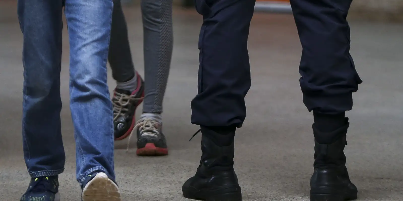 Alunos de escola no DF são “punidos” com flexão e PMs são afastados