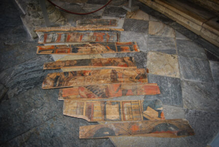 Painéis pintados medievais encontrados sob a casa de Toledo – The History Blog