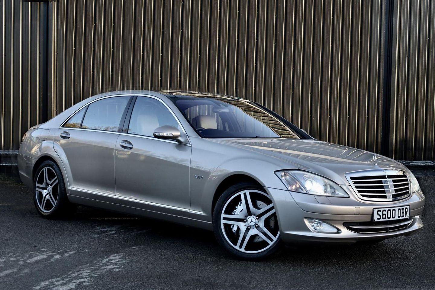 Mercedes-Benz S600 (W221) | Identificado