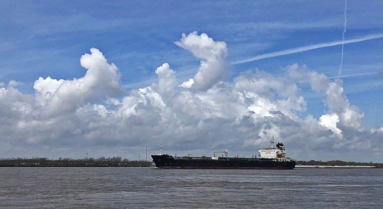 Oriente Médio: “O tempo é curto” para 20 mil marinheiros retidos no Golfo