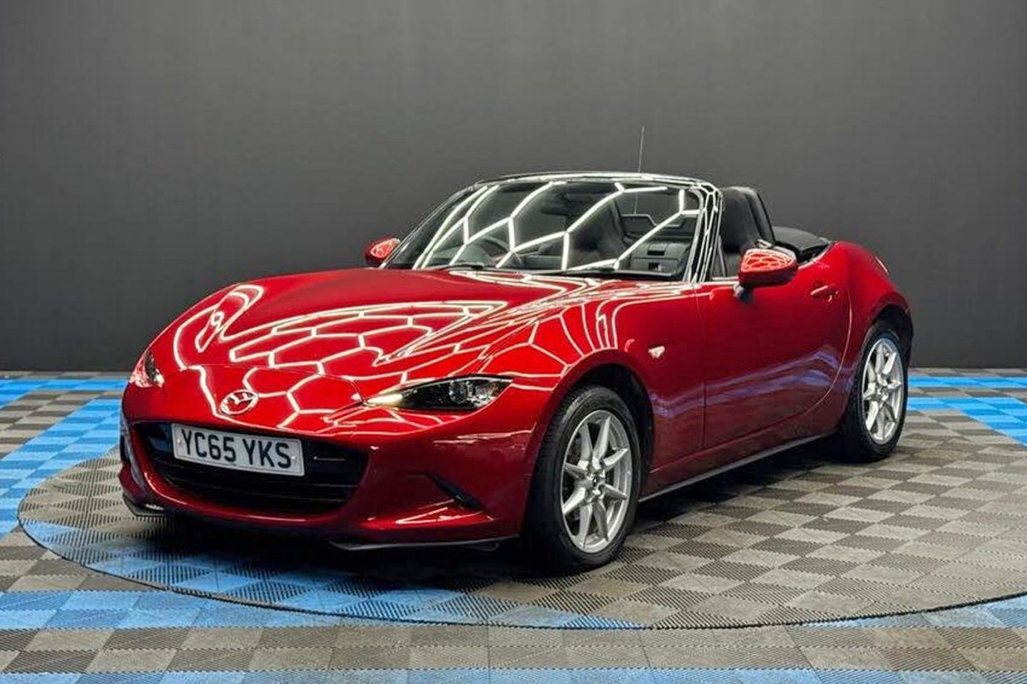 Carros esportivos que consomem combustível | Seis dos melhores