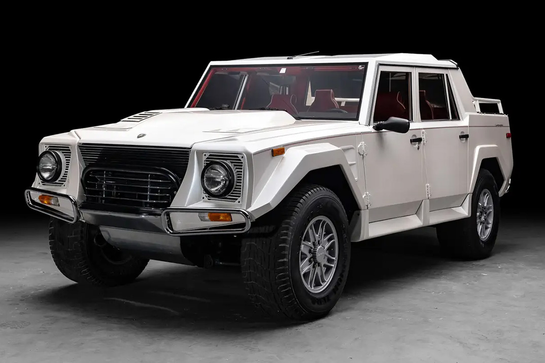 Um Lamborghini LM002 imaculado dos EUA de 1990 está à venda com 4K milhas