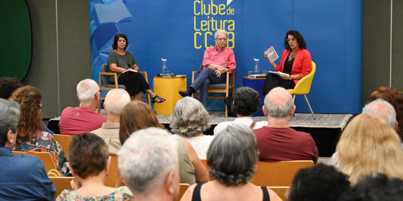 Um reencontro com a literatura: clubes do leitura crescem pelo país