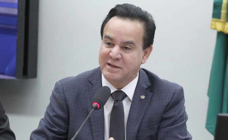 Projeto prevê isenção de impostos para catadores de vidros e plásticos – Notícias