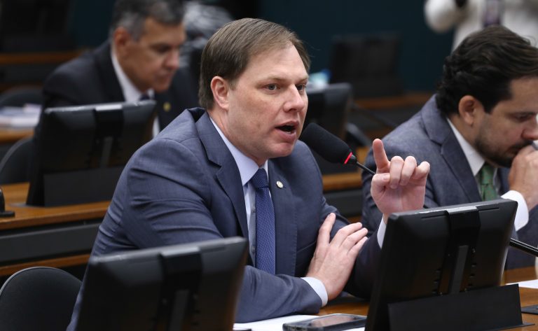 Comissão aprova projeto que prevê manutenção mensal de elevadores, esteiras e escadas rolantes – Notícias