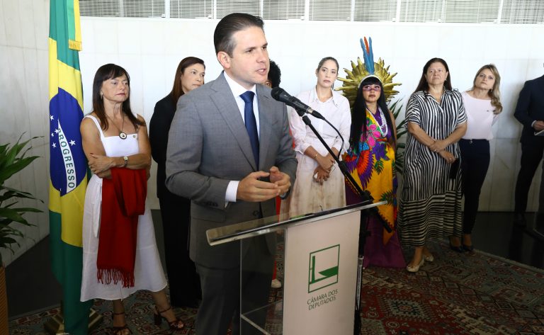 Motta afirma que projetos da bancada feminina serão a prioridade de votação neste mês – Notícias