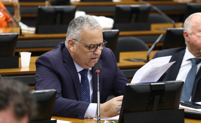 Comissão aprova projeto que prevê coletores de resíduos sólidos nos bueiros – Notícias