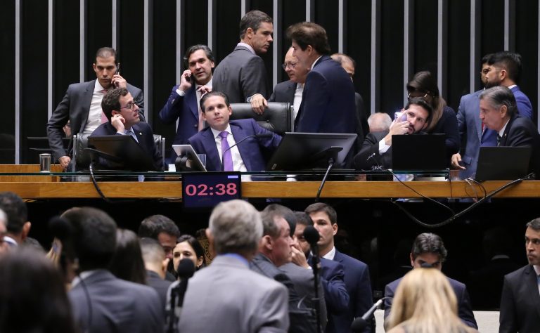 Adiada votação de projeto que cria novo regime para socorrer ou liquidar bancos – Notícias