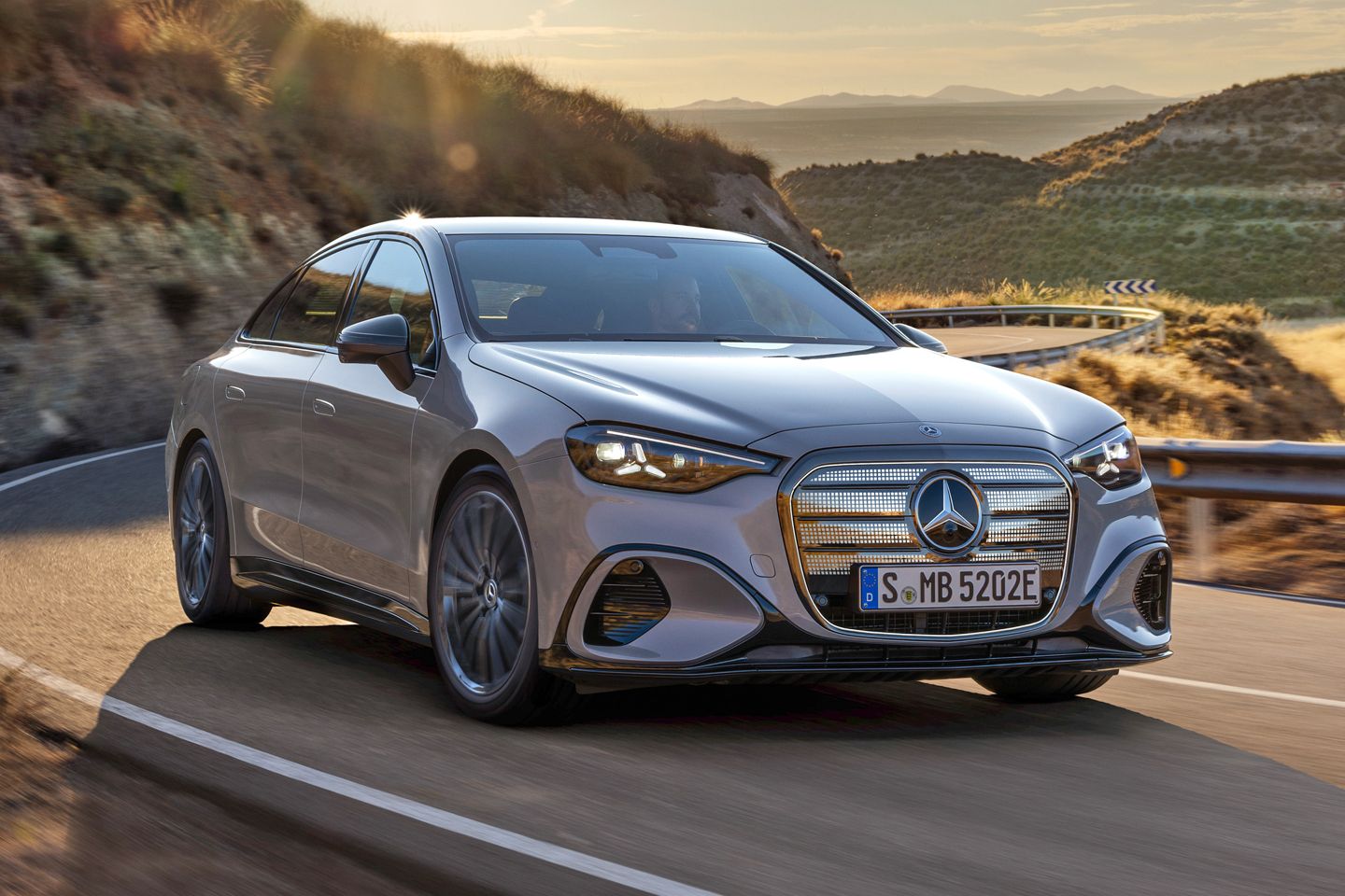 Novo Mercedes Classe C elétrico apresentado