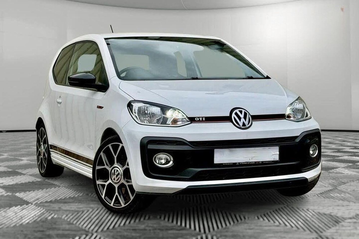 Volkswagen Up GTI | Identificado