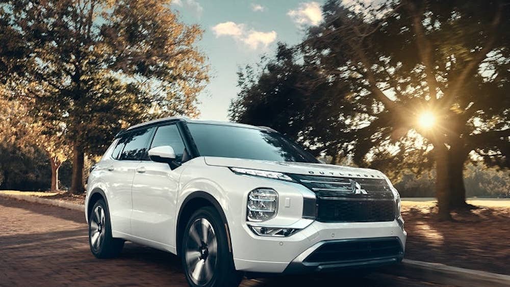 2026 Mitsubishi Outlander adiciona potência híbrida moderada, mantendo-se abaixo de US$ 30 mil