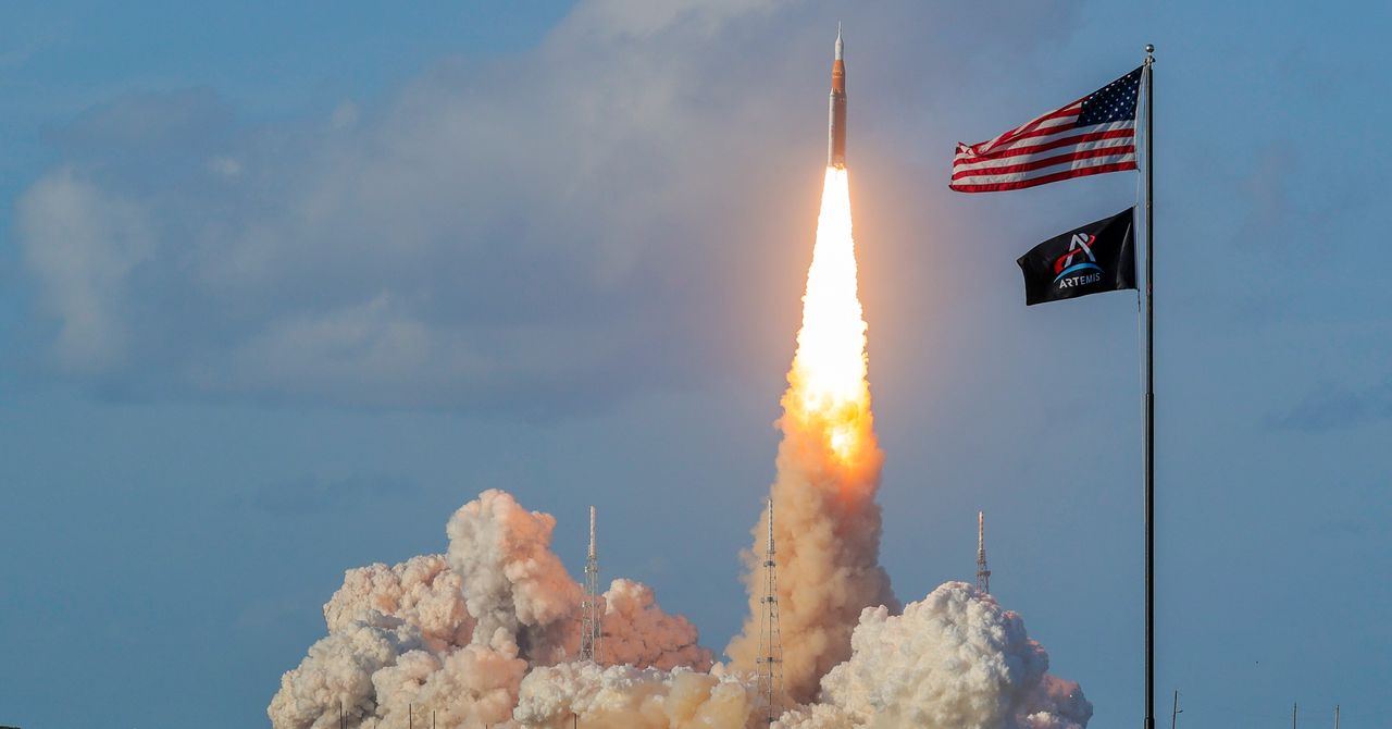 A trajetória da missão lunar Artemis II é uma façanha da engenharia