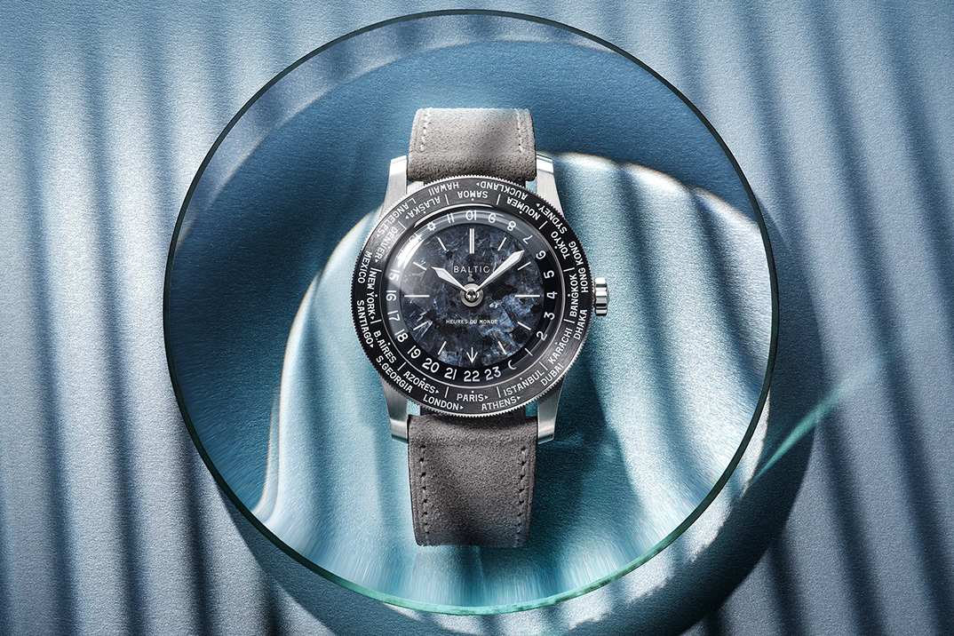 O primeiro Worldtimer do Báltico é o Heures du Monde feito de pedra natural