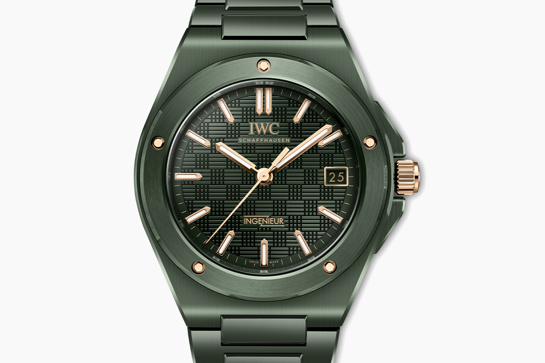 Ingenieur Automatic 42 da IWC retorna em cerâmica verde escura