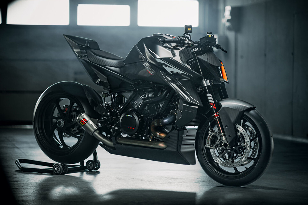 O primeiro Super Duke somente para pista da KTM é uma besta embrulhada em carbono de 199 HP limitada a 100 unidades