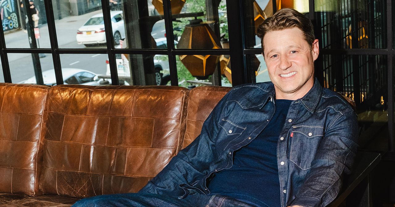 Ben McKenzie diz que a criptografia tem um ingrediente secreto: a solidão masculina