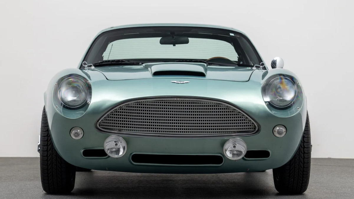 Este “Aston Martin” é na verdade um Mazda MX-5 Miata – e custa apenas US$ 23 mil