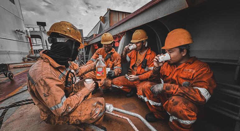 ONU: 20 mil marinheiros presos no Estreito de Ormuz são situação “sem precedentes”