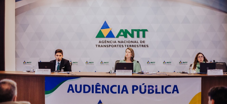 ANTT realiza audiência pública para atualização das regras do transporte de produtos perigosos — Agência Nacional de Transportes Terrestres