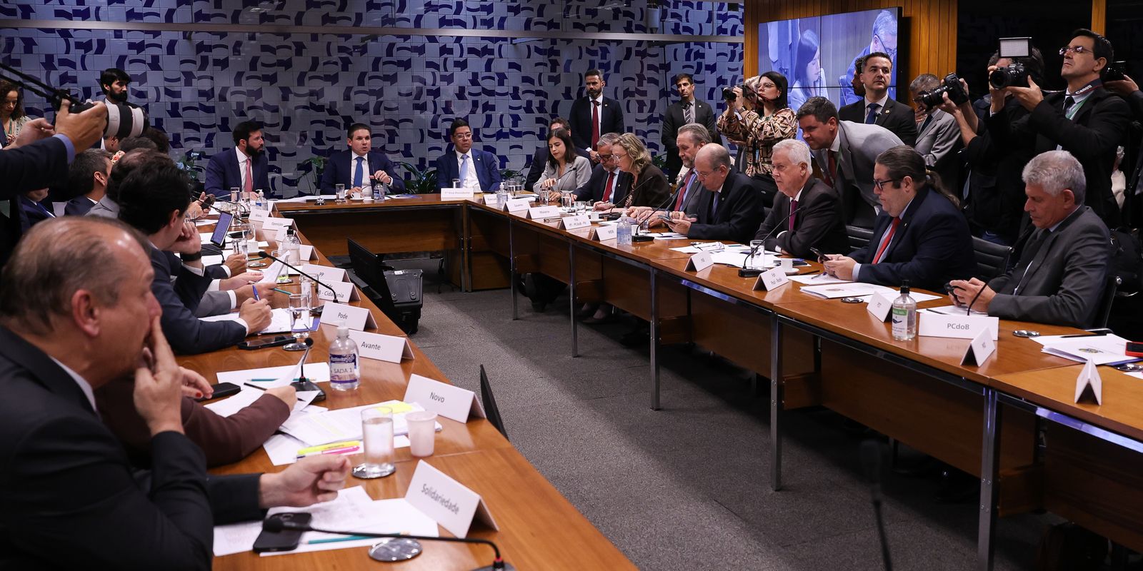 Câmara: governo retira urgência do fim da escala 6×1 e destrava pauta