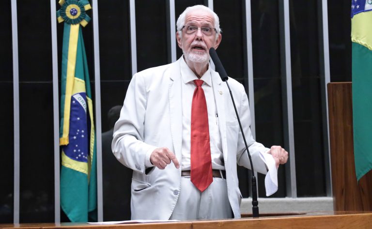 Câmara aprova dispensa de licitação para SUS comprar hemoderivados de empresa pública – Notícias