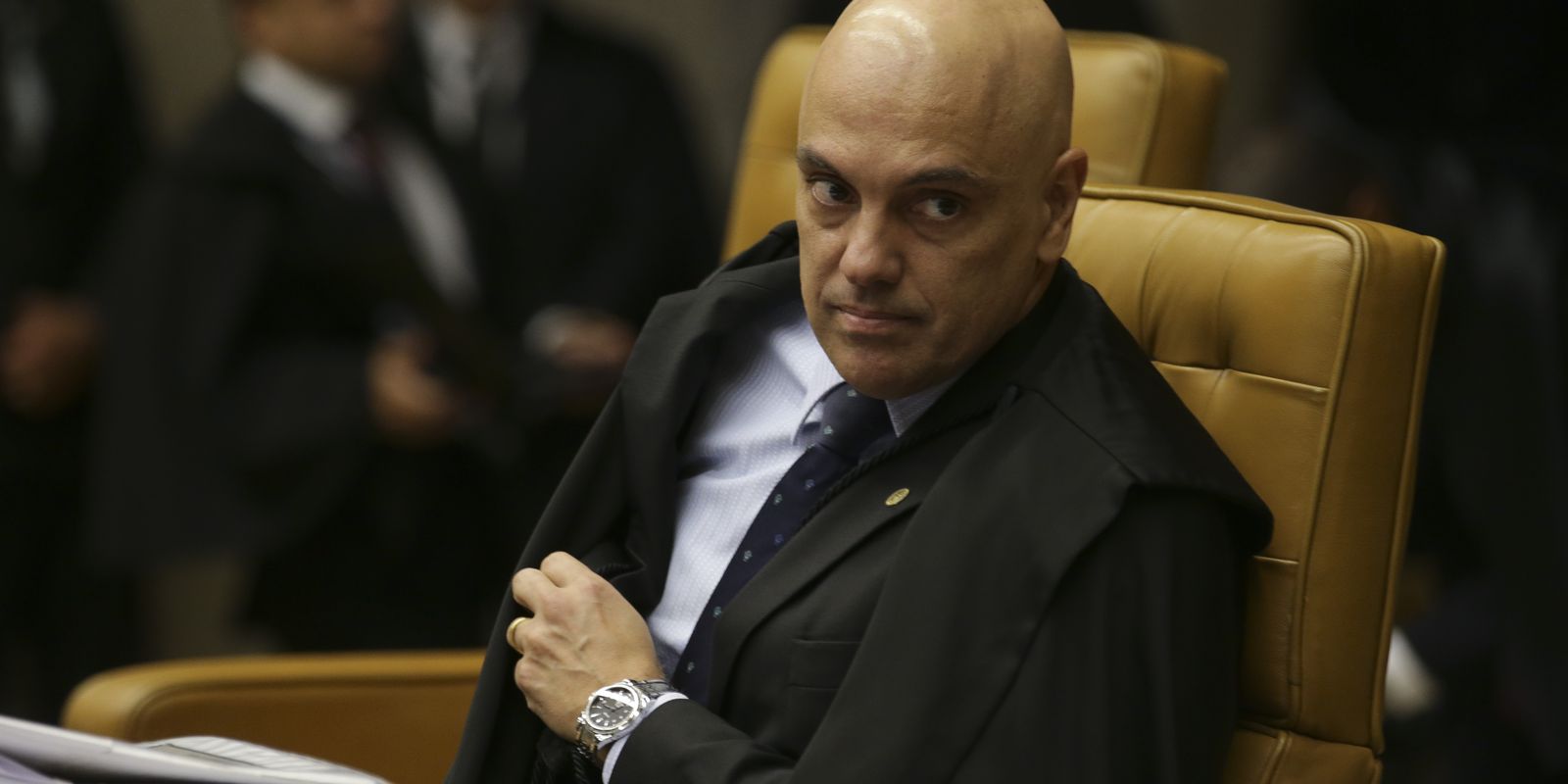 STF dá 48h para tribunais explicarem pagamentos acima do limite a juiz