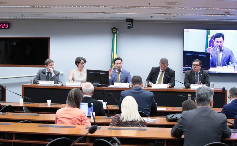 Debatedores defendem manutenção do prazo de 20 anos para patentes de remédios – Notícias