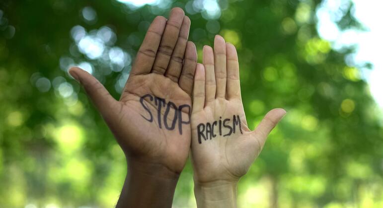 ONU defende justiça reparatória para conter avanço do racismo